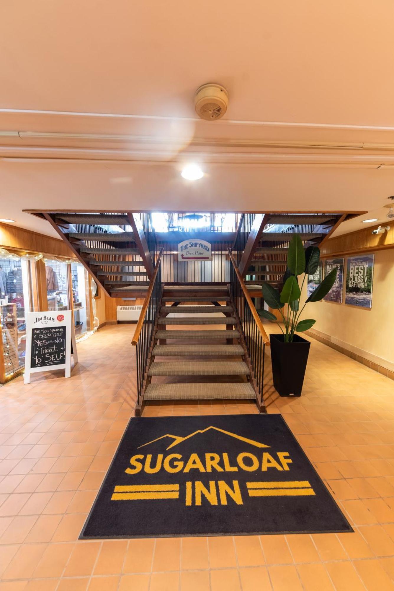 Carrabassett Valley Sugarloaf Inn מראה חיצוני תמונה